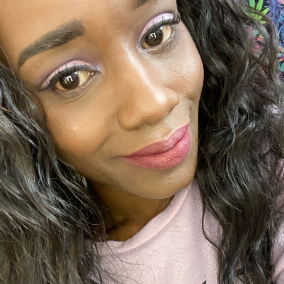 Meet your Posher, Tiffany - Picture 2 of 6